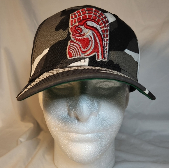 New Era 9Fifty Hawaiian Black Camo Snapback Trucker Hat - Picture 3 of 9